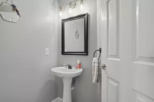 132 Hope St, Stamford, CT 06906 - Photo 12