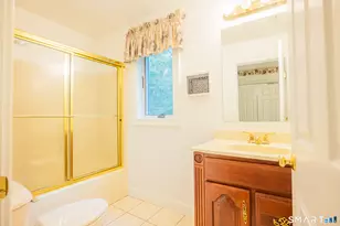367 Cedarwood Dr, Orange, CT 06477 - Photo 38