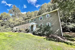22 Pilgrim Trail, Woodbury, CT 06798 - Photo 2