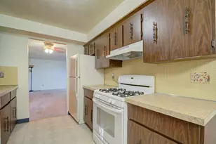 2 Meeting House Rd, Stratford, CT 06614 - Photo 8
