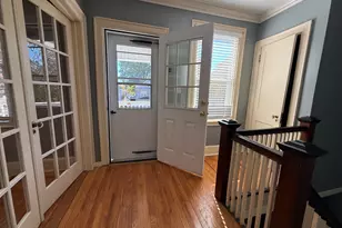 54-56 Sharon St, Hartford, CT 06112 - Photo 8