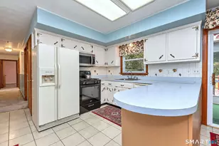 30 Chalon Rd, Trumbull, CT 06611 - Photo 14