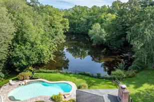 132 Blueberry Dr, Stamford, CT 06902 - Photo 2