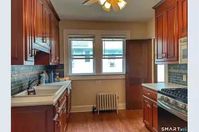546 West Taft Avenue, Bridgeport, CT 06604 - Photo 6