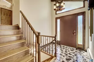 107 Patriot Ln, Newington, CT 06111 - Photo 10