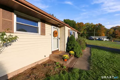 10 Thomas Street, South Windsor, CT 06074 - Photo 2