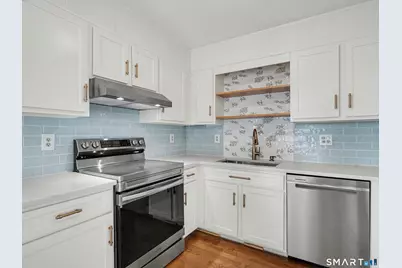 31 Betts Place #1, Norwalk, CT 06855 - Photo 2