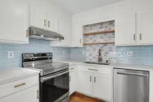 31 Betts Pl, Norwalk, CT 06855 - Photo 2