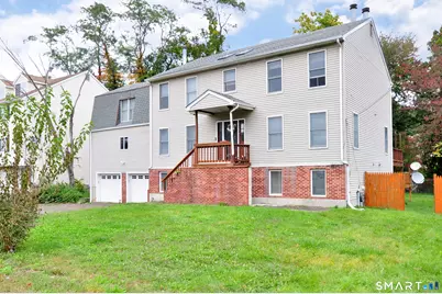 1681 Litchfield Turnpike #1, Woodbridge, CT 06525 - Photo 2