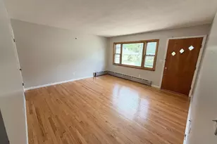 348 Oak St, Waterbury, CT 06705 - Photo 2