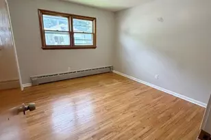 348 Oak St, Waterbury, CT 06705 - Photo 6
