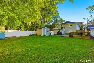 208 Sunrise Terrace, Bridgeport, CT 06606 - Photo 18