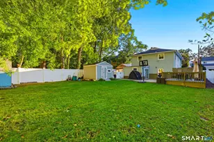 208 Sunrise Terrace, Bridgeport, CT 06606 - Photo 18