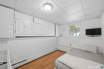 208 Sunrise Terrace, Bridgeport, CT 06606 - Photo 10