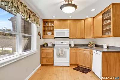 22 Metacomet Drive, Meriden, CT 06450 - Photo 12