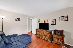 22 Metacomet Dr, Meriden, CT 06450 - Photo 20