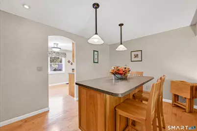 22 Metacomet Drive, Meriden, CT 06450 - Photo 10