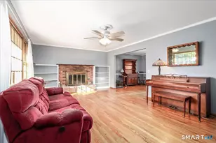 9 Kendall Terrace E, Danbury, CT 06811 - Photo 2