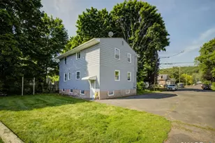38 Mettler St, Woodbridge, CT 06525 - Photo 2