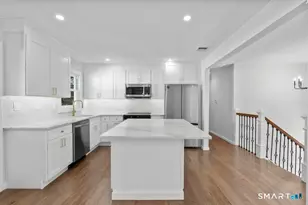 5A Circle Dr, East Haven, CT 06512 - Photo 4