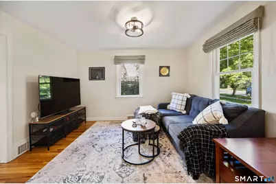 2084 Chapel Street, New Haven, CT 06515 - Photo 10