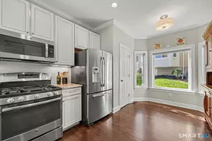 108 Seaside Ave, Stamford, CT 06902 - Photo 6