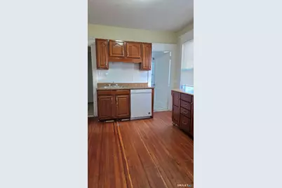 33 Ridgefield Avenue, Waterbury, CT 06705 - Photo 4