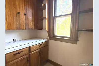 185 Curtis Street, Meriden, CT 06450 - Photo 6