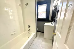 302 Dover St, Bridgeport, CT 06610 - Photo 16
