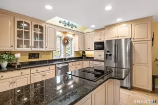 112 Winterbourne Ln, Canton, CT 06019 - Photo 8