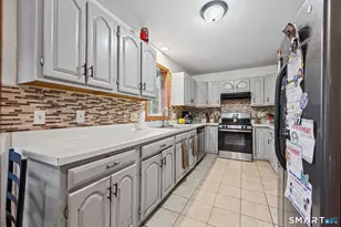 22 Running Brook Rd, Waterbury, CT 06704 - Photo 6