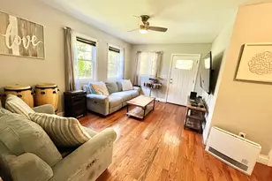 1 Pole Bridge Rd, Newtown, CT 06482 - Photo 4