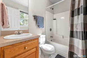 340 Macon Dr, Bridgeport, CT 06606 - Photo 22