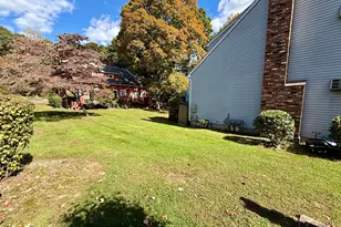36 Grove St, Manchester, CT 06042 - Photo 2