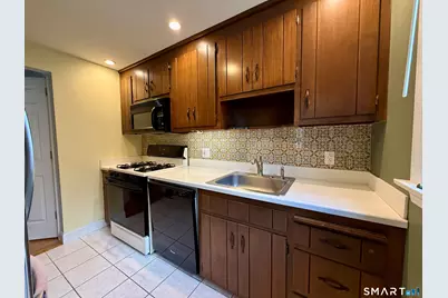 36 Grove Street #F, Manchester, CT 06042 - Photo 6