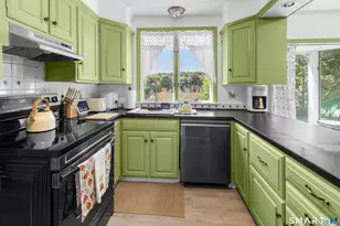 67 Flanders Rd, Woodbury, CT 06798 - Photo 14
