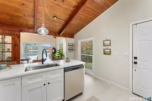 38 Pattagansett Dr, East Lyme, CT 06333 - Photo 10
