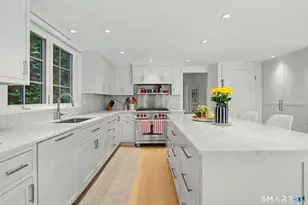 19 Roosevelt Rd, Westport, CT 06880 - Photo 10