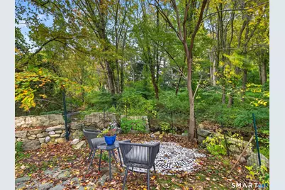 13 Woodlawn Avenue, Waterford, CT 06385 - Photo 32