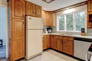 16 Windham Rd, Enfield, CT 06082 - Photo 4