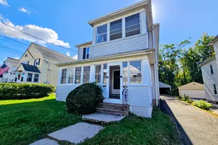 33 Woodmere Rd, West Hartford, CT 06119 - Photo 2