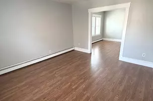 25 Arnold St, Hartford, CT 06106 - Photo 2