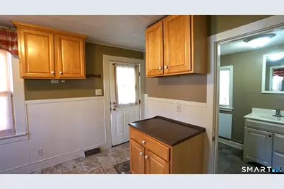 42 Woodbridge Street, Manchester, CT 06042 - Photo 6