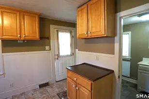 42 Woodbridge St, Manchester, CT 06042 - Photo 6