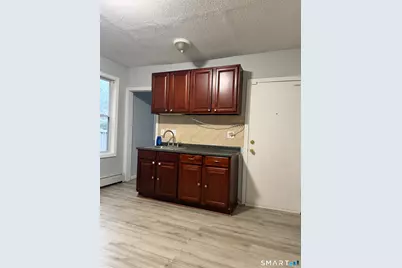 98-100 Shultas Place #98, Hartford, CT 06114 - Photo 2