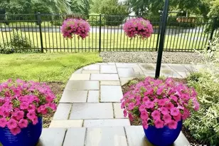 530 Bloomfield Ave, Bloomfield, CT 06002 - Photo 2