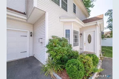 1023 Black Rock Turnpike #1023, Fairfield, CT 06825 - Photo 2