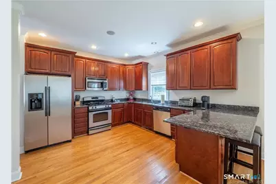 1023 Black Rock Turnpike #1023, Fairfield, CT 06825 - Photo 4
