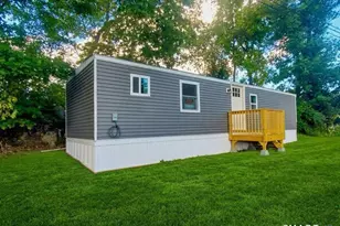 525 E Main St, Branford, CT 06405 - Photo 1