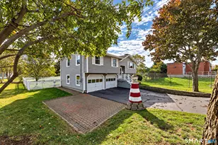 115 Oak Bluff Ave, Stratford, CT 06615 - Photo 2